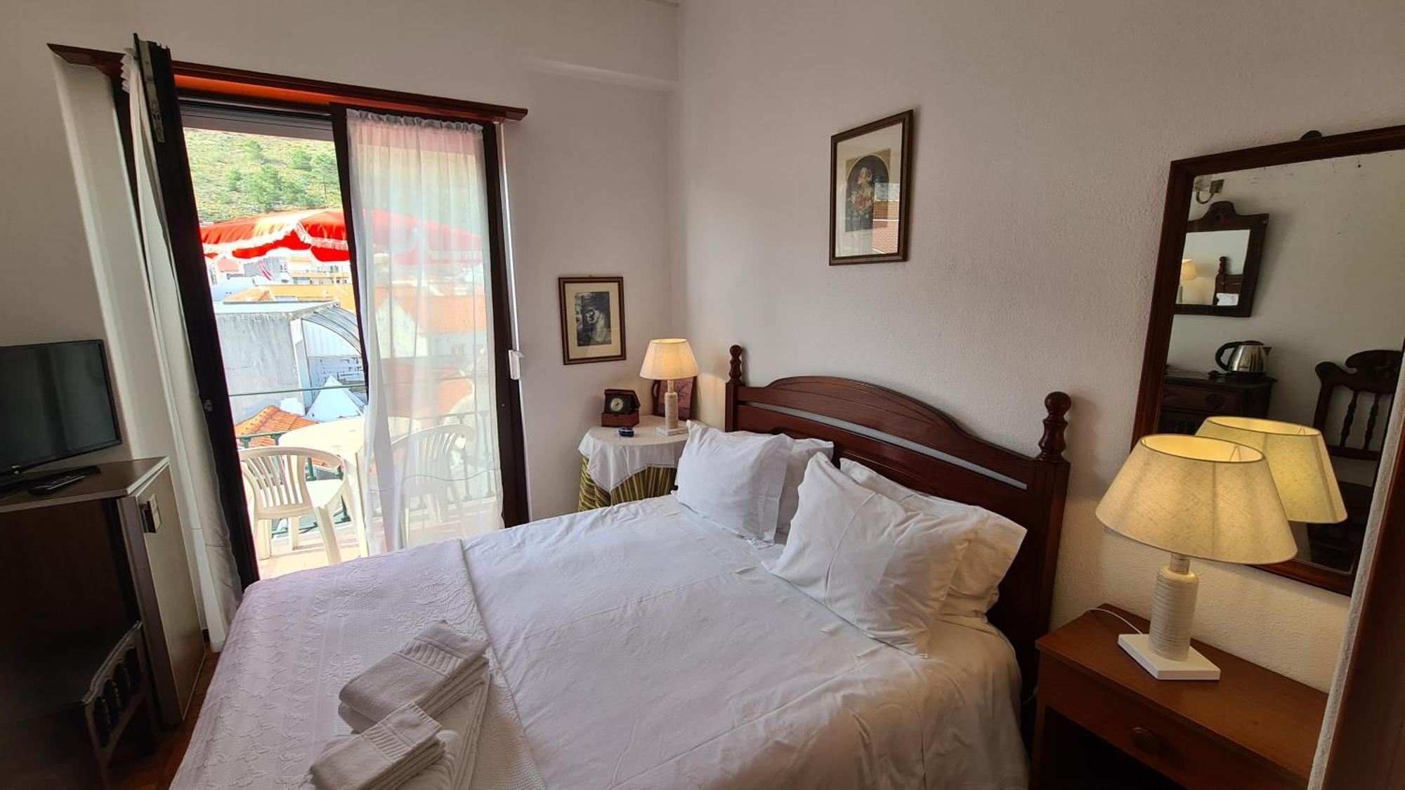 Solar Dos Carvalhos - Apartamentos De Turismo Nazaré Exterior foto