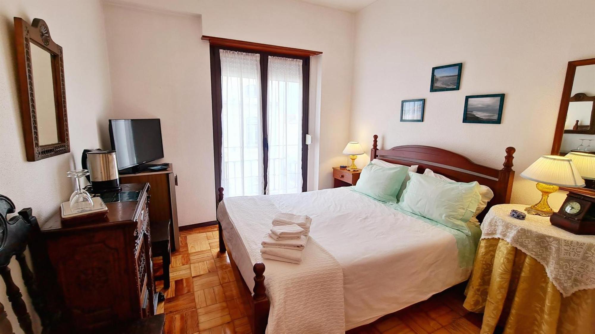 Solar Dos Carvalhos - Apartamentos De Turismo Nazaré Exterior foto
